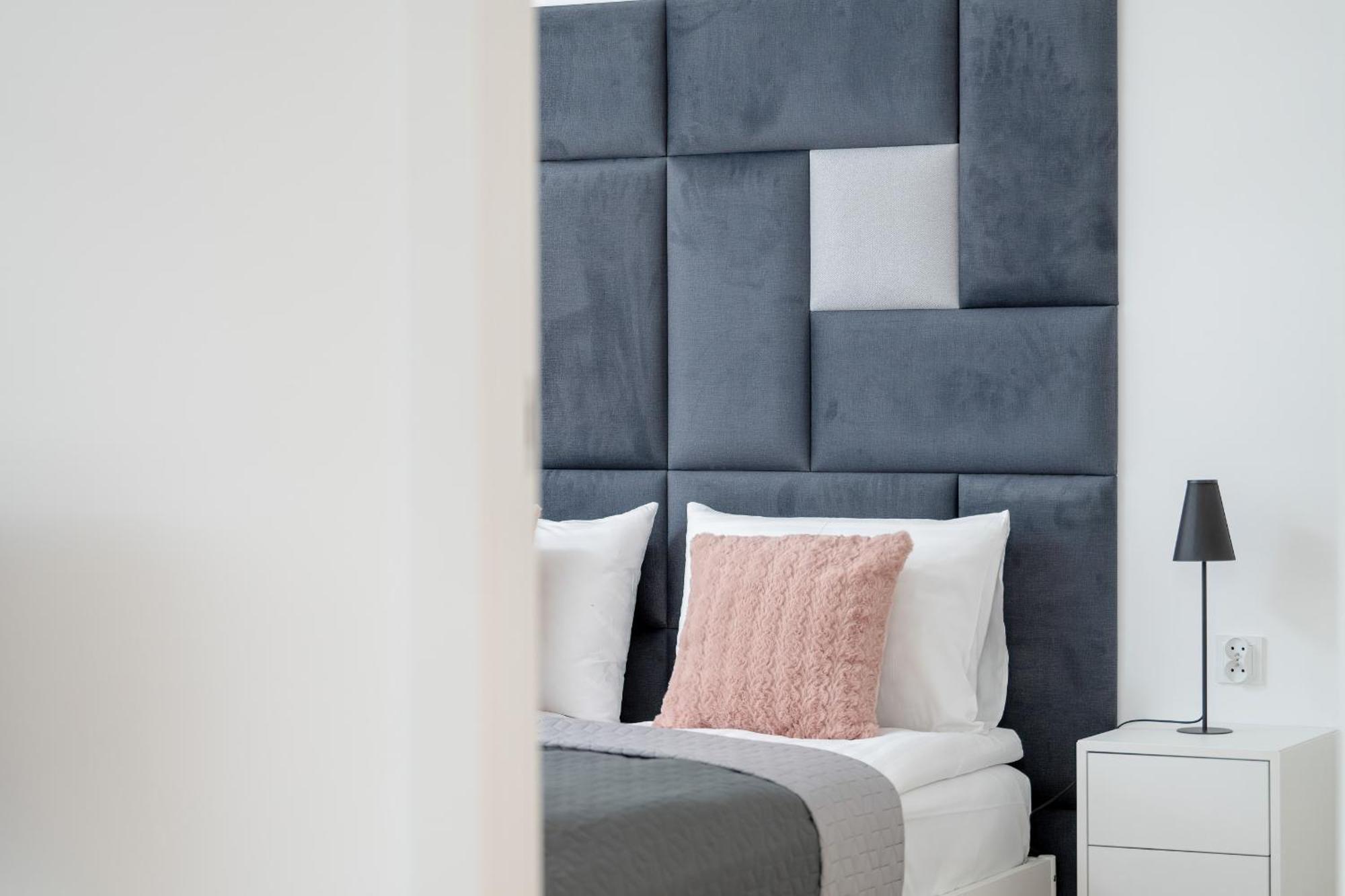 Spacious Apartment With Balcony By Rent Like Home Poznaň Exteriér fotografie