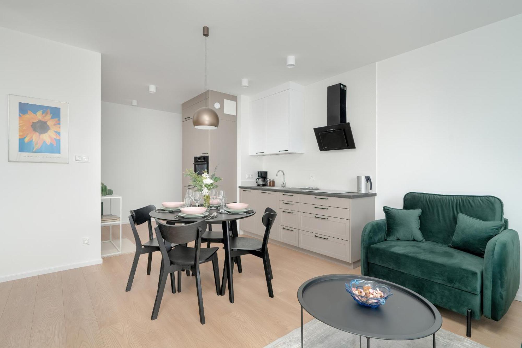 Spacious Apartment With Balcony By Rent Like Home Poznaň Exteriér fotografie