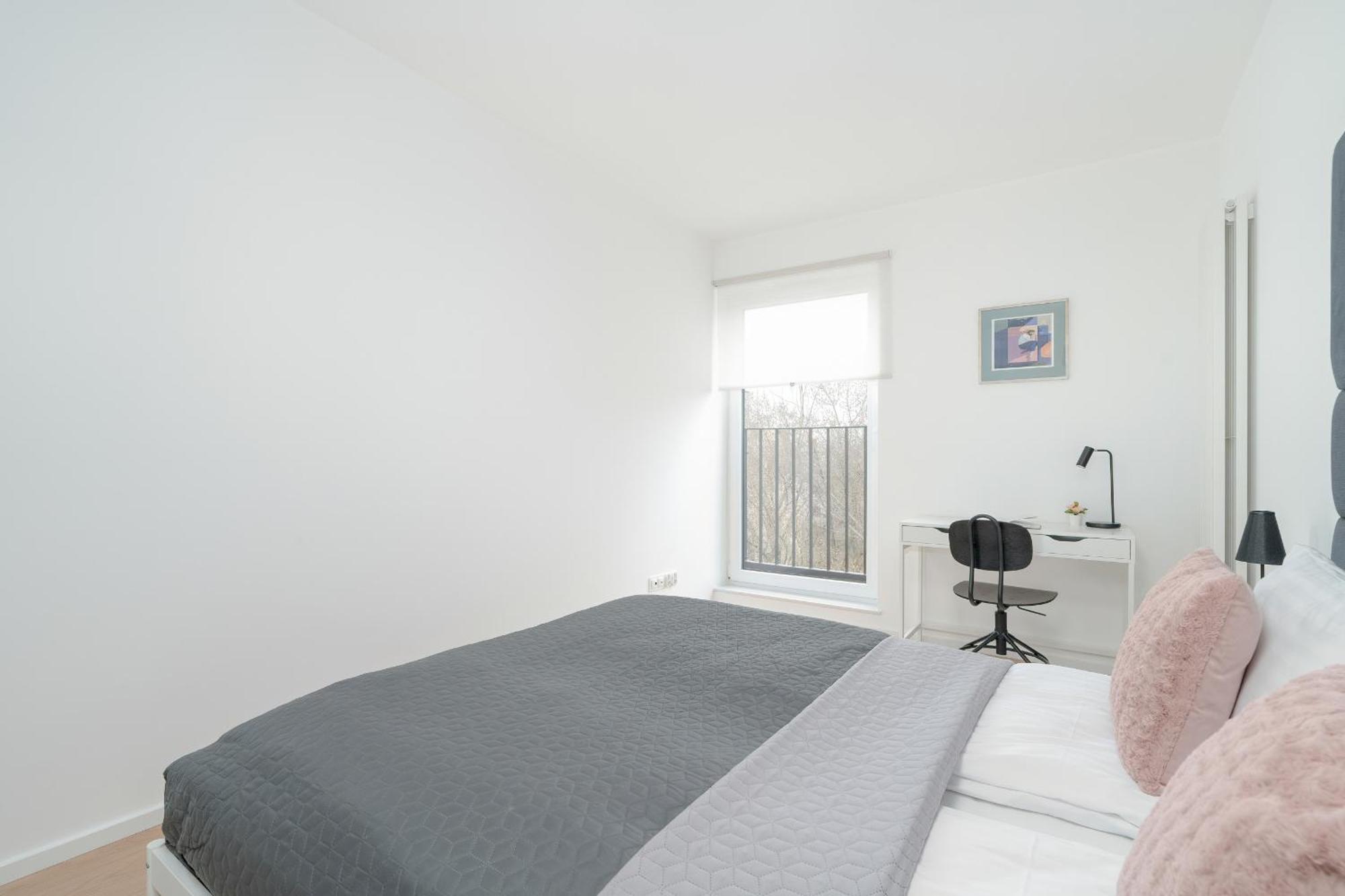 Spacious Apartment With Balcony By Rent Like Home Poznaň Exteriér fotografie